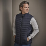 mand med vest Bodywarmer